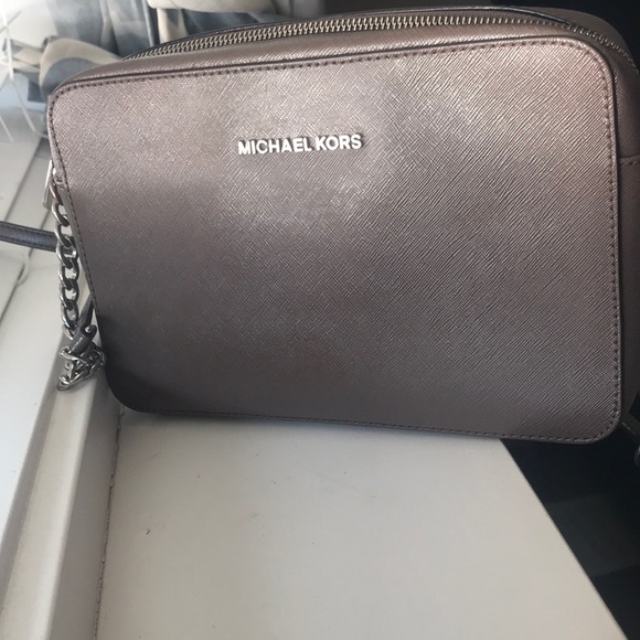 Michael Kors Large Jet Set Crossbody Satchel - Picture 2 of 8